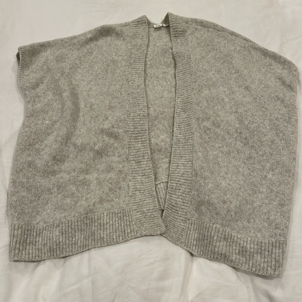 GAP gray sweater cardigan
